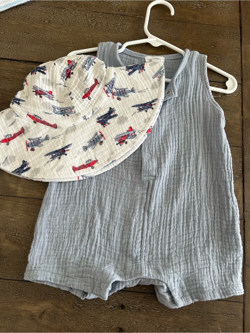 Angel Dear Light Blue Muslin Romper w/ Sun Hat. Hat 0-6 mo NWT. Romper worn x1